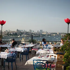 raymond-blue.istanbul-turkeyhotels.com/
