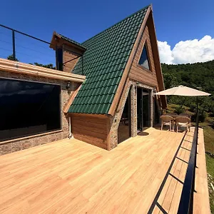 lazeti-inn.batumihotels.net/